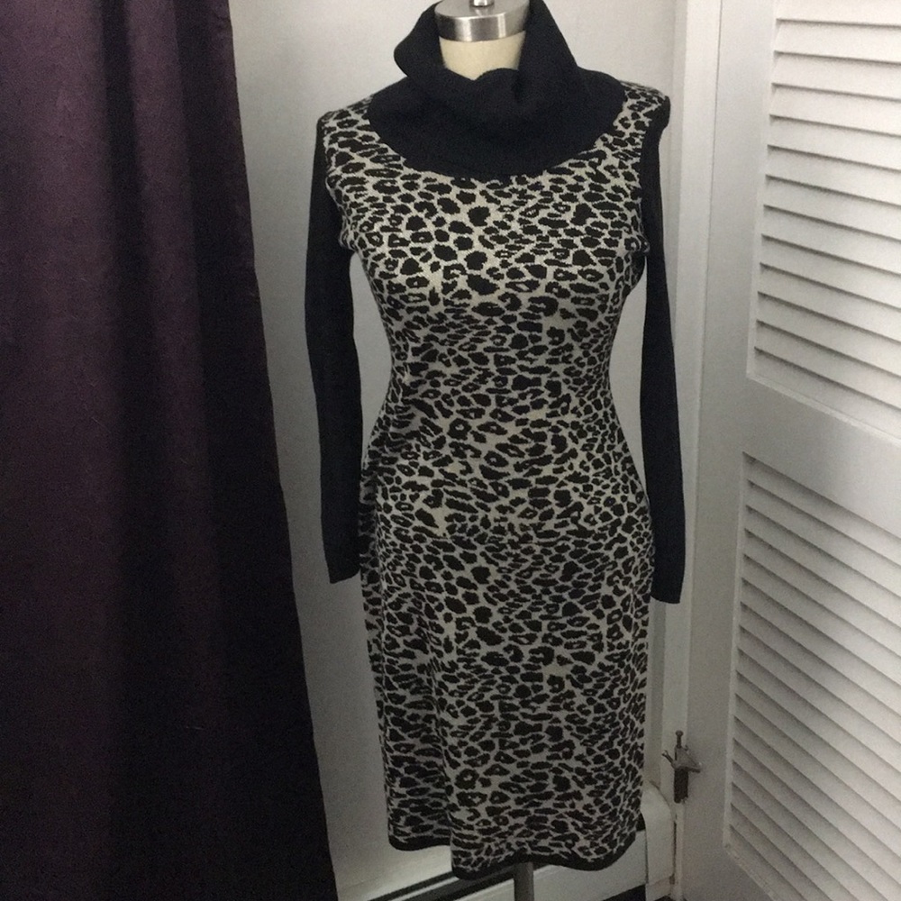 Dress black leopard sweater Material